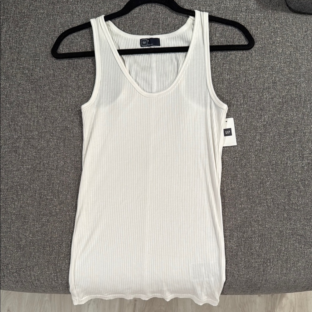 GAP White Fitted Sleeveless Tank Top